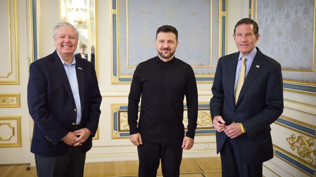 US senators working on large-scale sanctions against Russia visit Zelenskyy. Ukrainian President Volodymyr Zelenskyy has hosted US Senators Lindsey Graham and Richard Blumenthal at his office. The senators from Republican and Democratic parties arrived in Kyiv on an unannounced visit