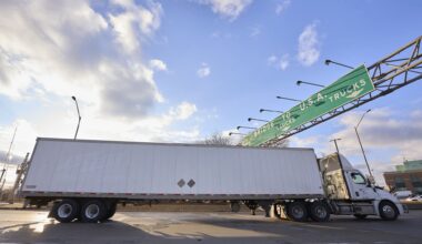 Canadian truckers are seeing big drop-offs in cross-border traffic, from the automotive and agriculture sectors.