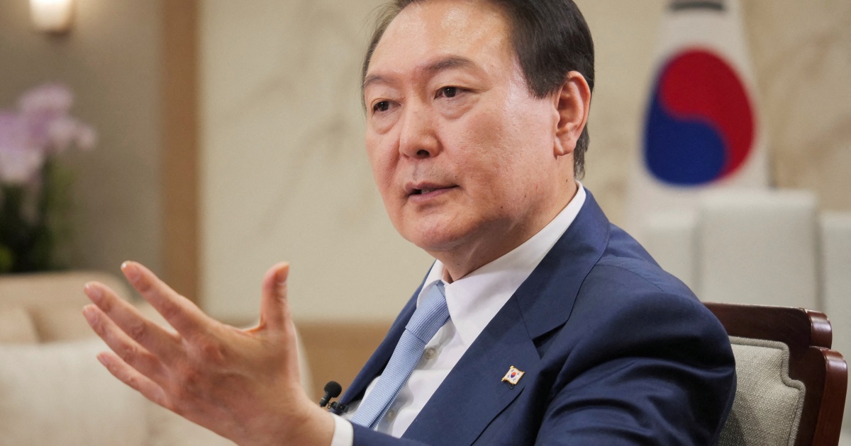Former South Korean president declares withdrawal from his party