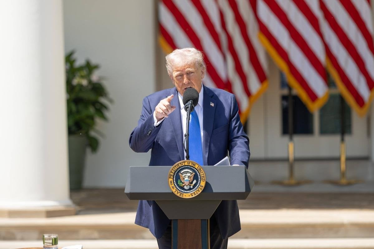 Trump ordonne la fin du financement des deux médias publics les plus importants des Etats-Unis