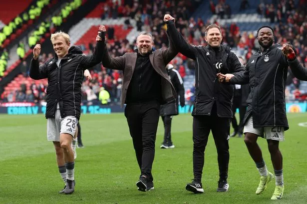 Jimmy Thelin and Aberdeen celebrate Hampden win