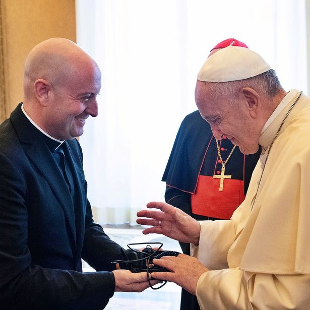 Pope and priest 
