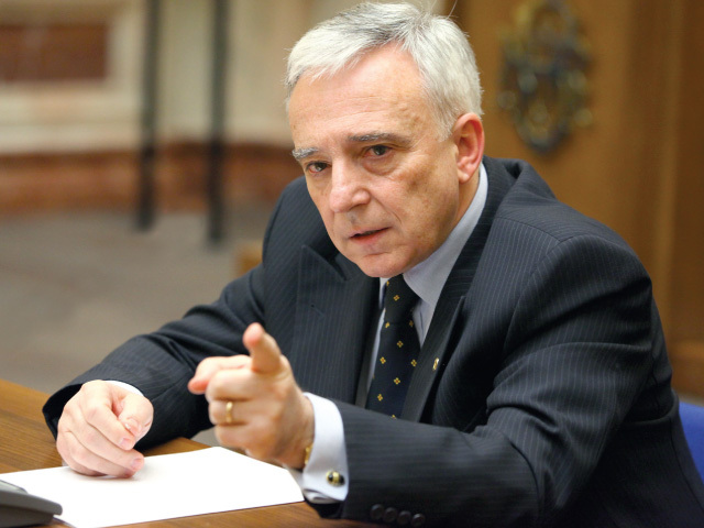 "Să nu mai fie dezmăț în ceea ce privește cheltuielile, dar nu austeritate"