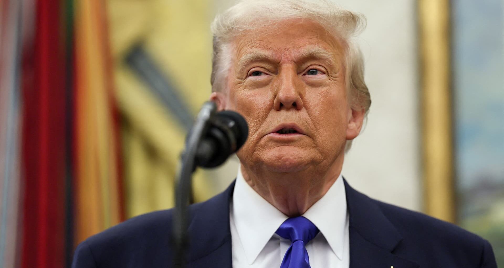 Trump says a rate cut would be like 'jet fuel' for markets, but Powell doesn't want to do it