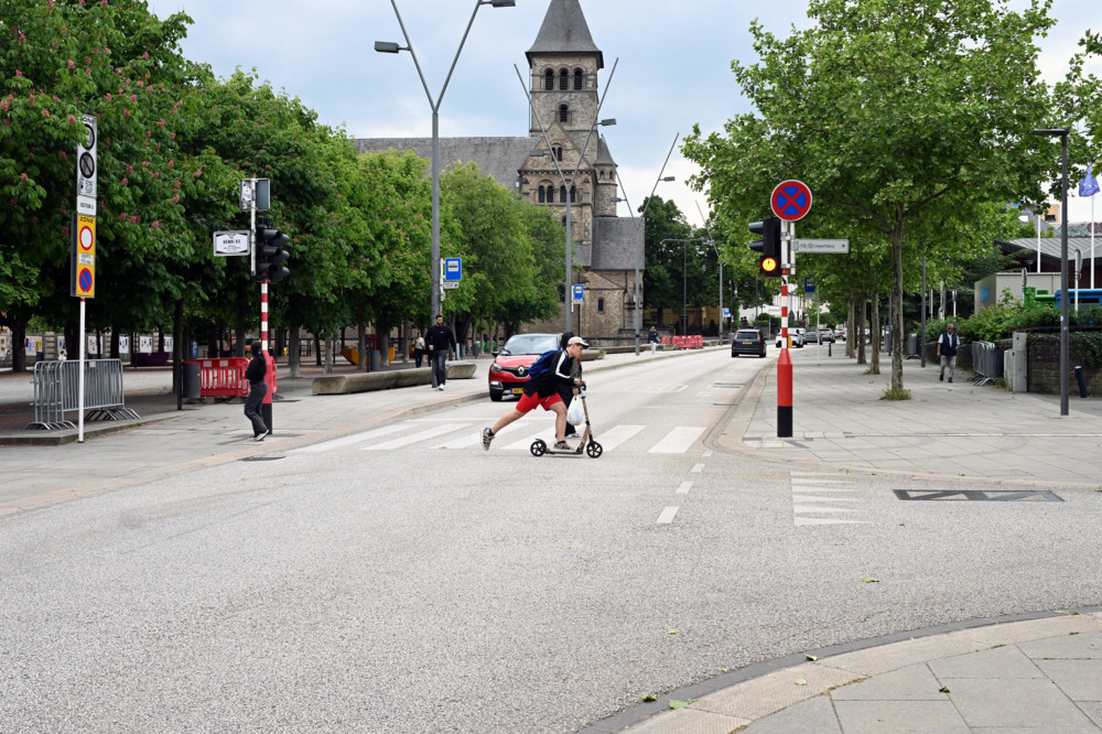 Luxemburg-Stadt Radfahrer bei Verkehrsunfall in der Avenue Victor Hugo auf Limpertsberg verletzt