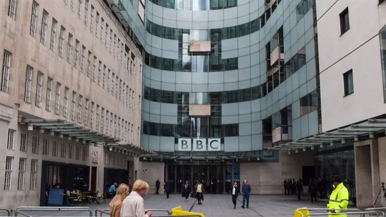 BBC to review coverage of Gaza war after antisemitism controversy