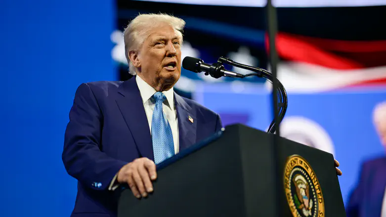 Trump demands Iran abandon nuclear ambitions: Total dismantlement is the only option
