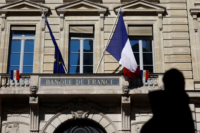 French economy to grow only 'slightly' in second quarter: central bank