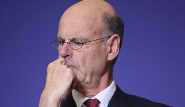French government set to lower growth target as Trump tariffs loom