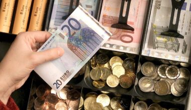 Bulgaria's president to submit request to parliament to call eurozone referendum