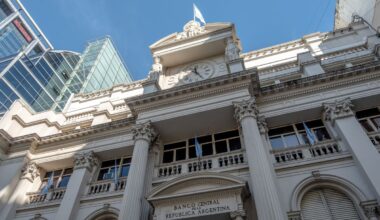 Argentina Signals to Investors IMF Cash to Come Despite Reserves