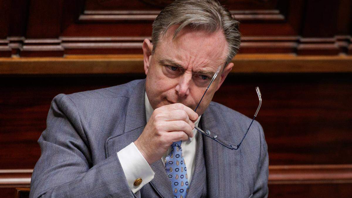 De Wever bezegelt Belgische hardere migratielijn - De Standaard