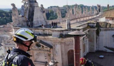  Conclave, le ultime notizie in diretta: montato il comignolo della Cappella Sistina