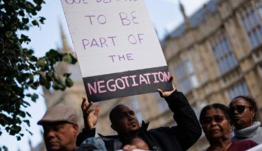 Britain’s Chagos Islands handover blocked by High Court – POLITICO
