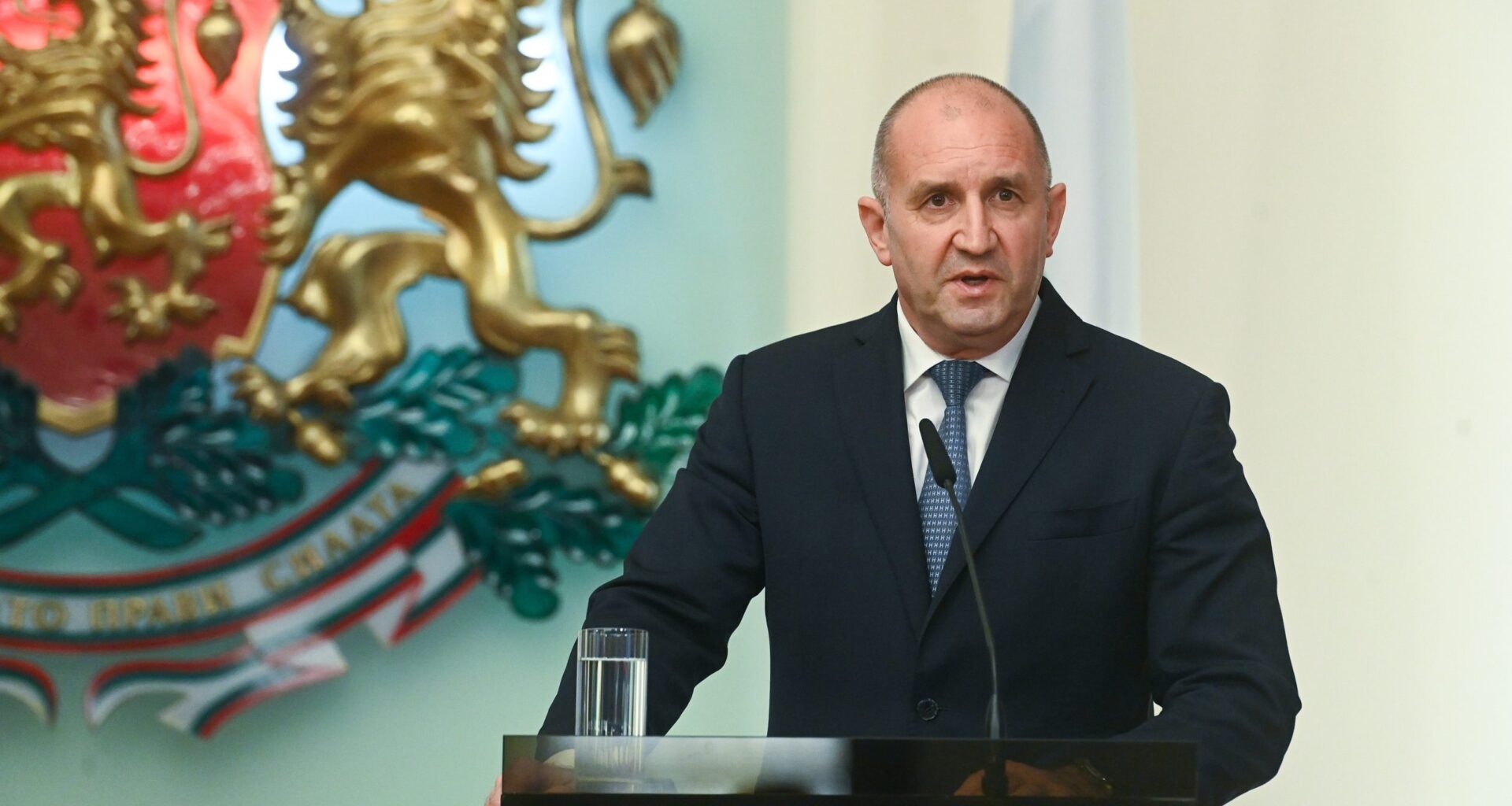 Bulgarian President рroposes controversial referendum on the euro