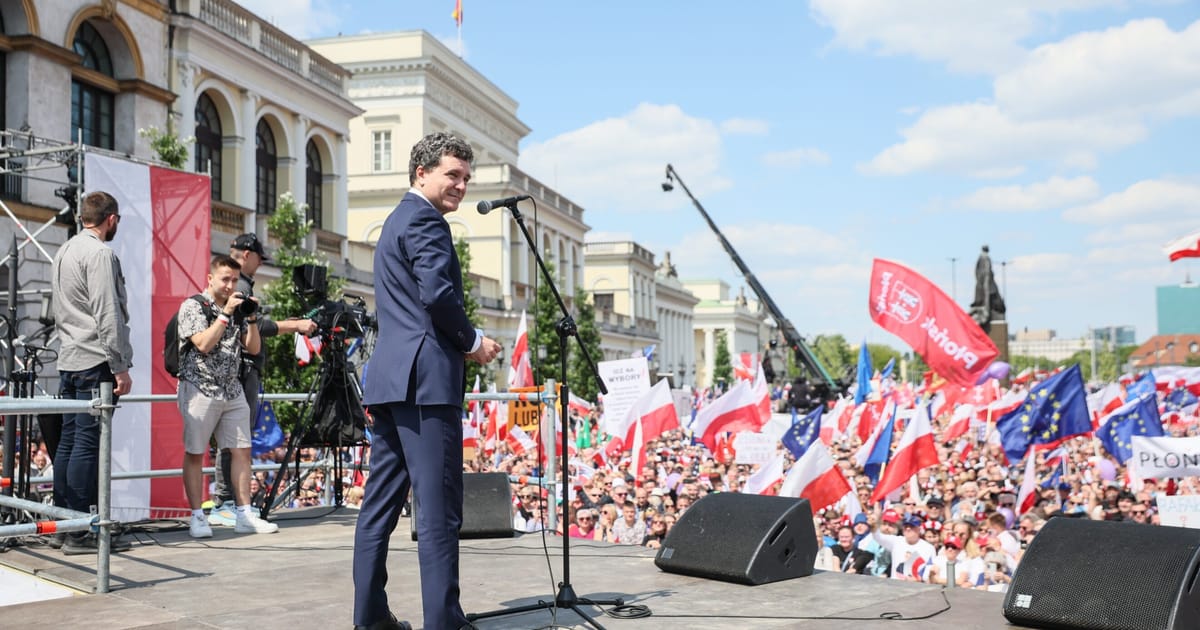 Nicușor Dan starts nightmare new job as president of Romania  – POLITICO