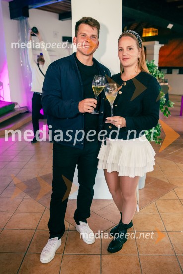Black&White večer JRE-Slovenija: povezovanje in kulinarična odličnost