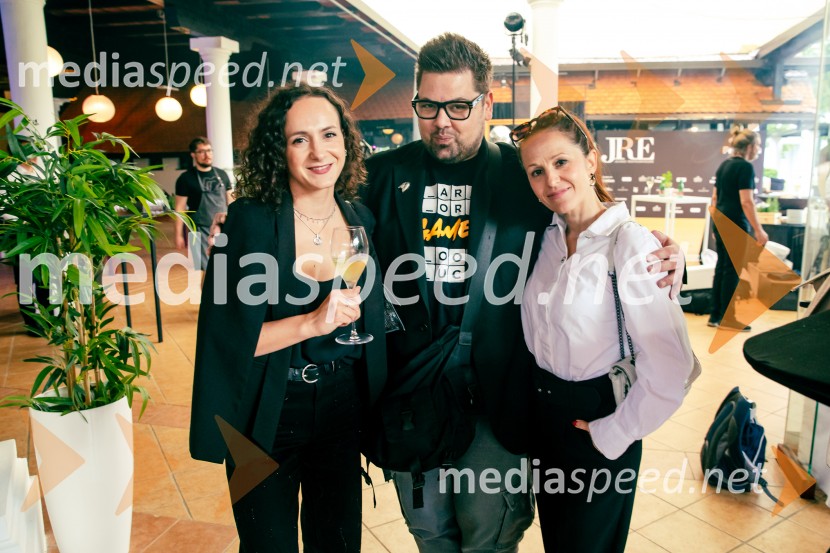 Black&White večer JRE-Slovenija: povezovanje in kulinarična odličnost