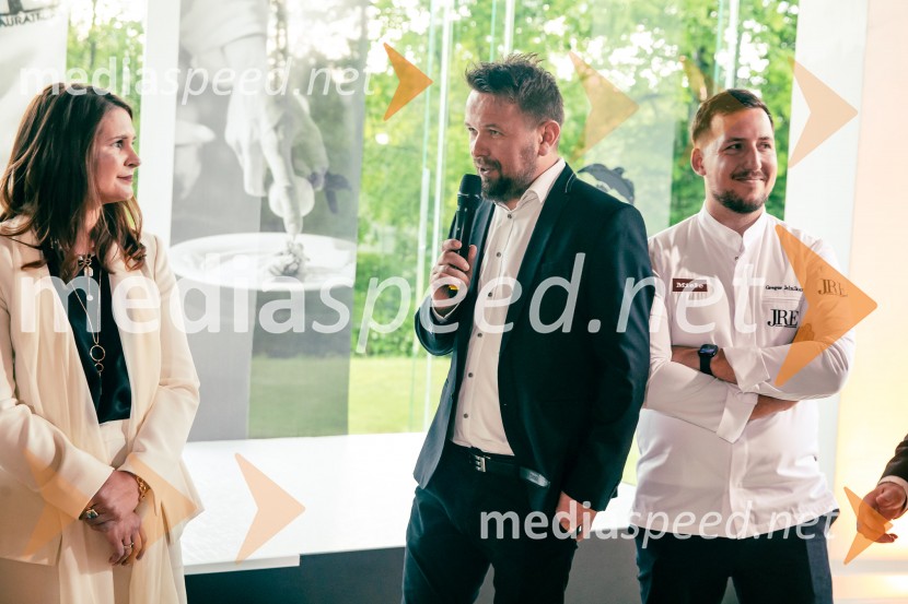 Black&White večer JRE-Slovenija: povezovanje in kulinarična odličnost