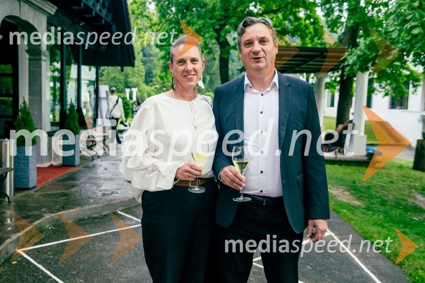 Black&White večer JRE-Slovenija: povezovanje in kulinarična odličnost