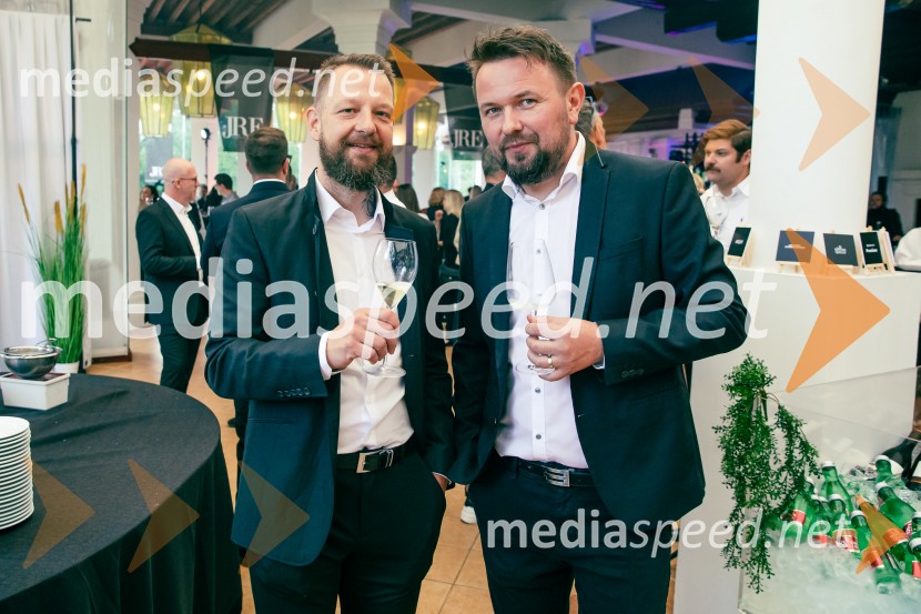 Black&White večer JRE-Slovenija: povezovanje in kulinarična odličnost