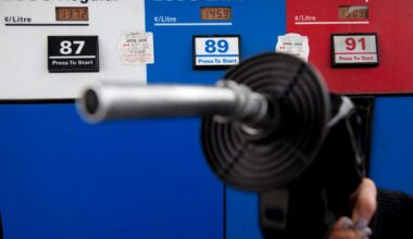Gas prices in Canada nearly 20% cheaper year-over-year as oil drop persists