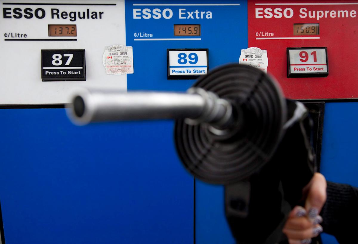 Gas prices in Canada nearly 20% cheaper year-over-year as oil drop persists
