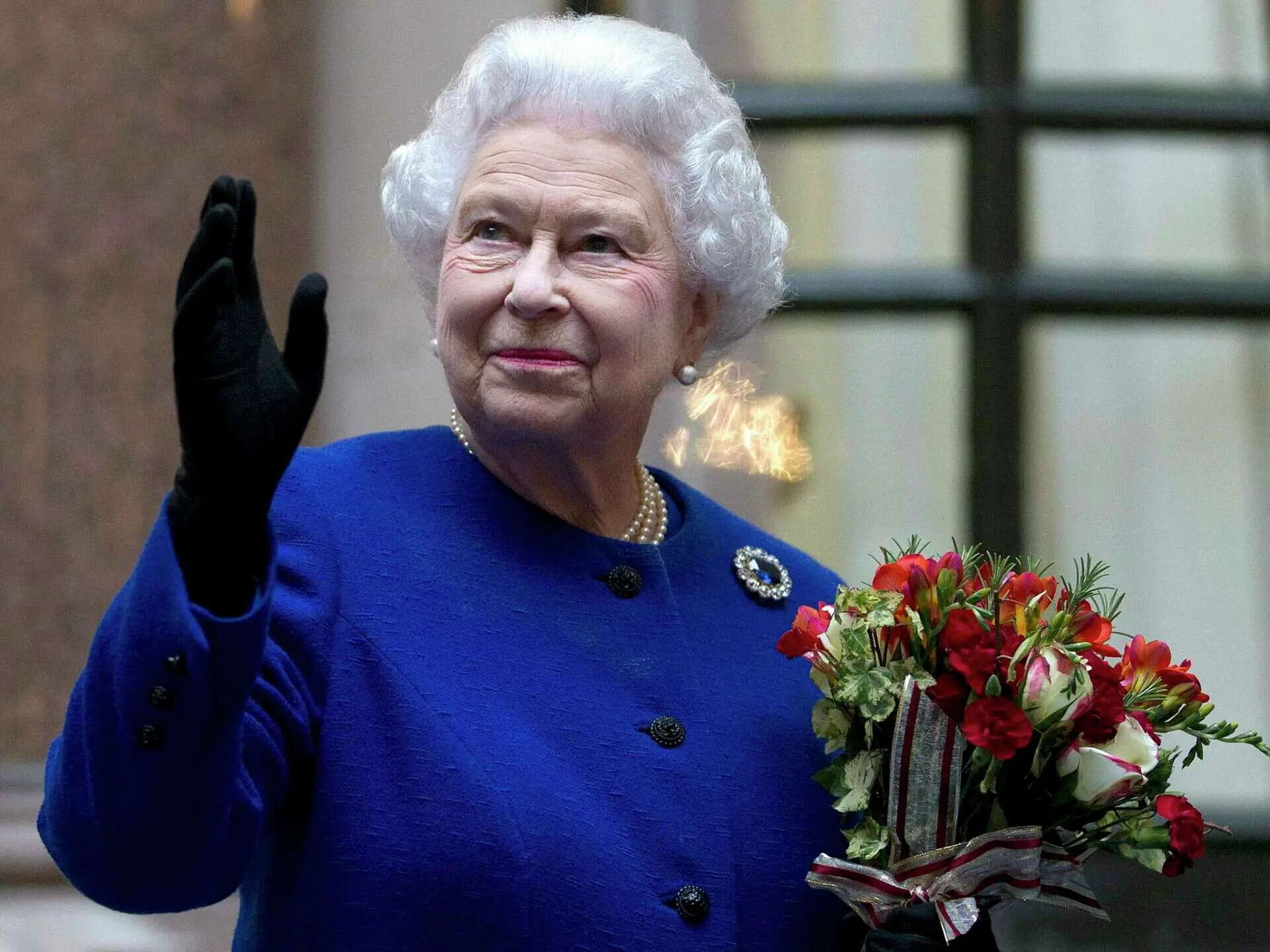 Queen Elizabeth in bright colours Queen Elizabeth in bright colours