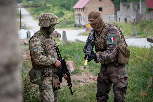 Ukraine : Formée par la France, la brigade "Anne de Kyiv" doit faire face à des affaires de corruption