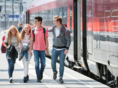 BahnZug.jpg.jpg
