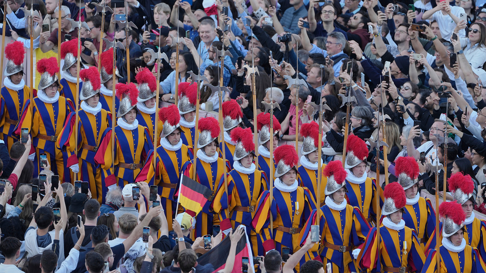 Crowds in Vatican Square wait for new pope to emerge