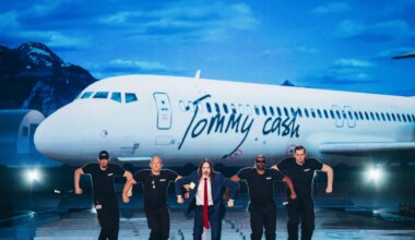 ESIMESED FOTOD LAVAPROOVIST ⟩ Tommy Cash üllatab Eurovisioonil uutmoodi sõuga