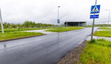 Linn tuli veokijuhtidele vastu ning eemaldas Muuseumi teelt künnised