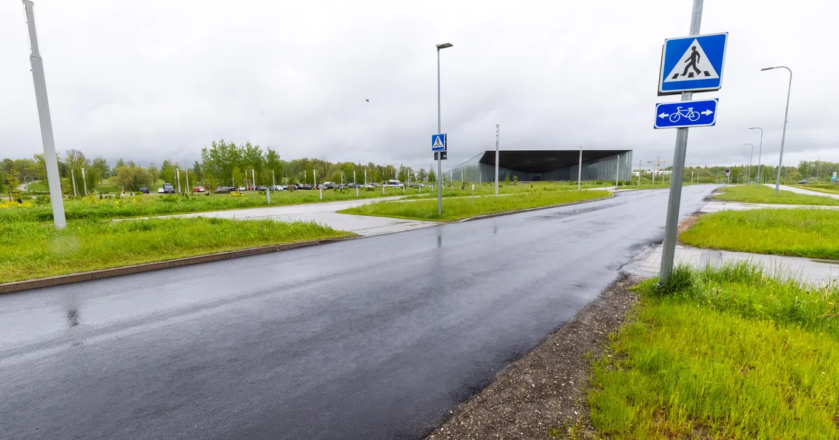 Linn tuli veokijuhtidele vastu ning eemaldas Muuseumi teelt künnised