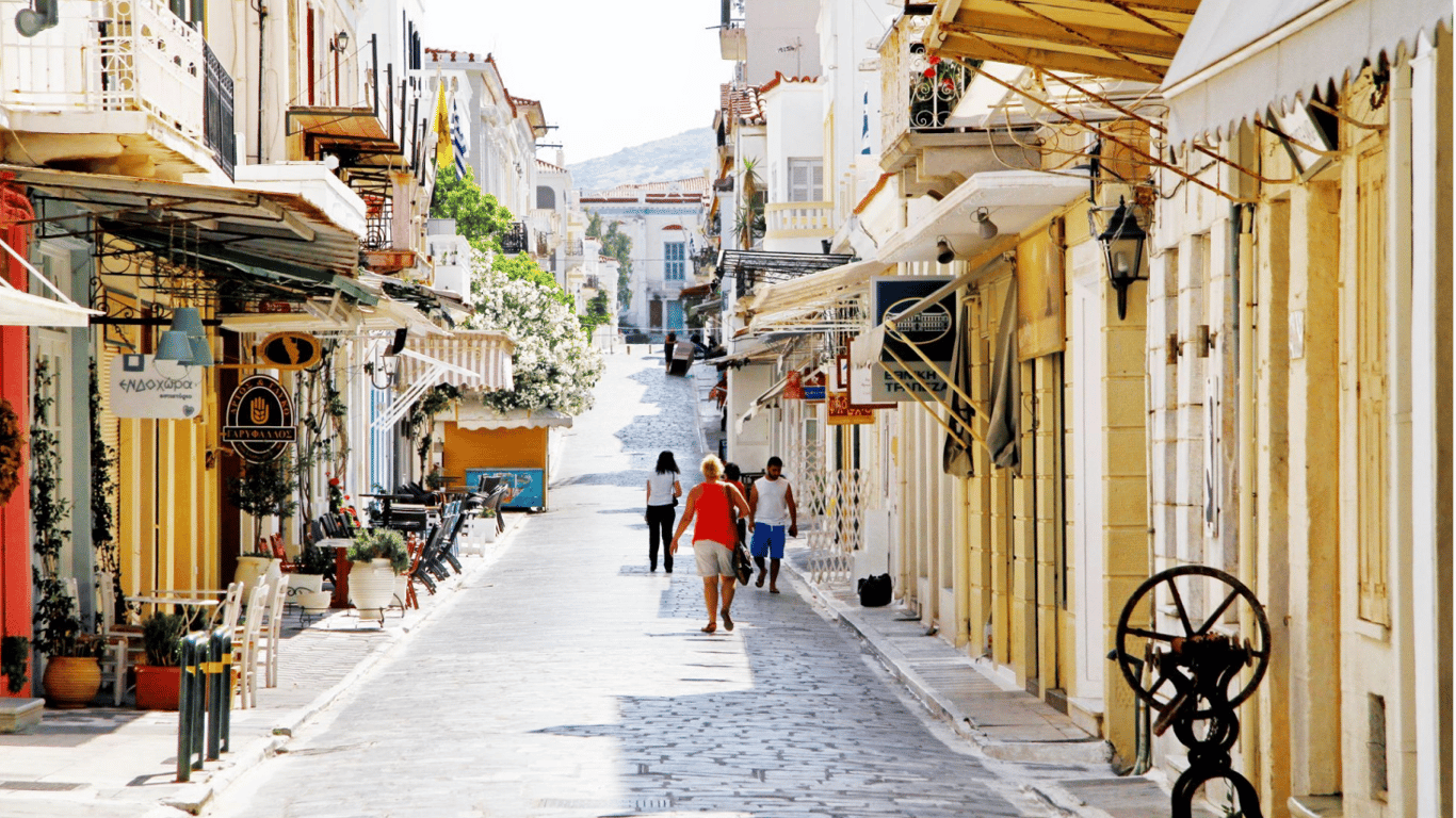 Which island to choose for a holiday in Greece — tips for tourists