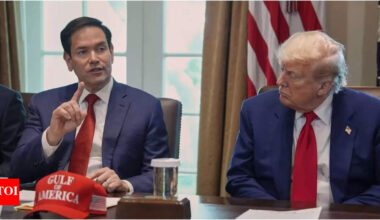 Marco Rubio cracks up Trump cabinet with tootsie roll joke: 'Because of secretary Kennedy, I'm not eating'