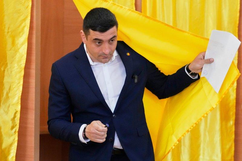 Ytre høyre-kandidat vinner første runde i presidentvalget i Romania