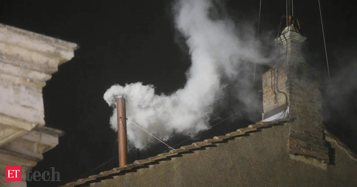 Wait for Vatican white smoke fires up social media