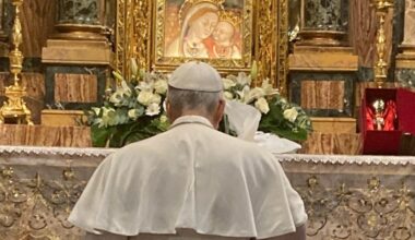 Pope visits Marian sanctuary outside Rome