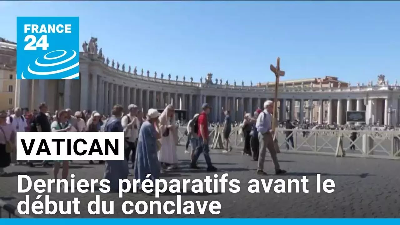 Vatican : cheminée installée au sommet de la chapelle Sixtine • FRANCE 24