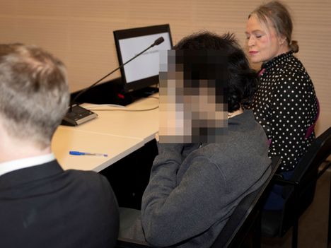 Murhan yrityksestä syytetty mies oikeudessa tiistaina.
