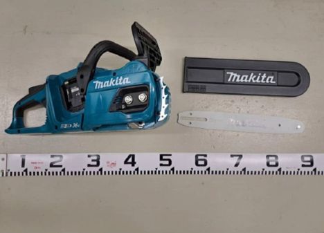 Mies kertoi kuulusteluissa aikoneensa rikkoa naisen oven moottorisahalla.