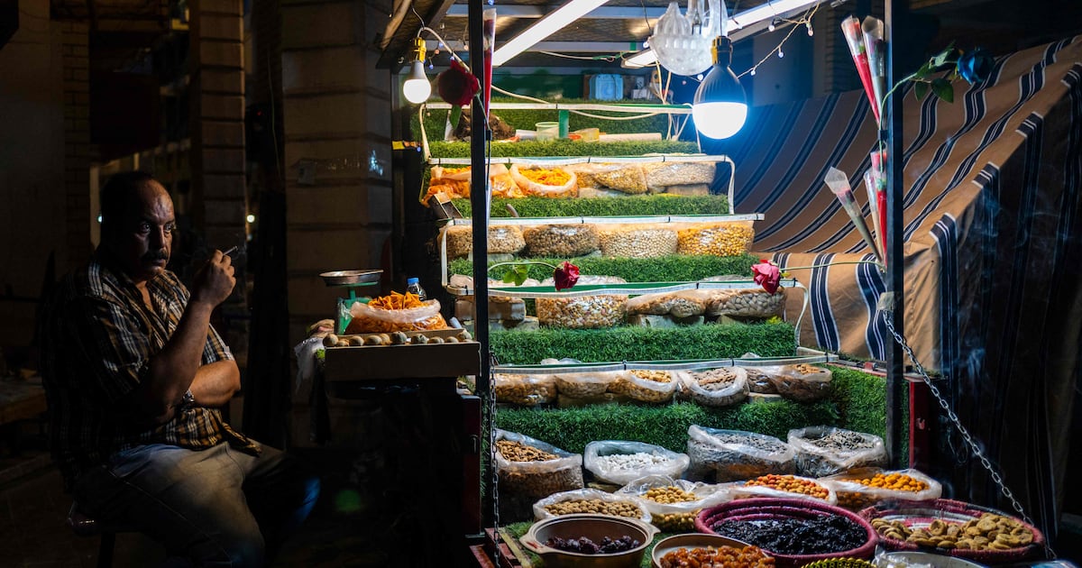 Falling oil prices have taken toll on Iraqi economic activity, IMF says