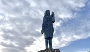 Melania Trump's statue goes missing in Slovenia | Indiablooms