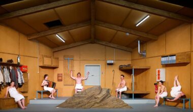A Lausanne, le génial Christoph Marthaler fait de la Suisse et de l’Europe une mythologie farceuse