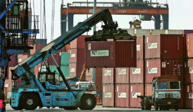 UK eyes EU pact to ease trade, boost security