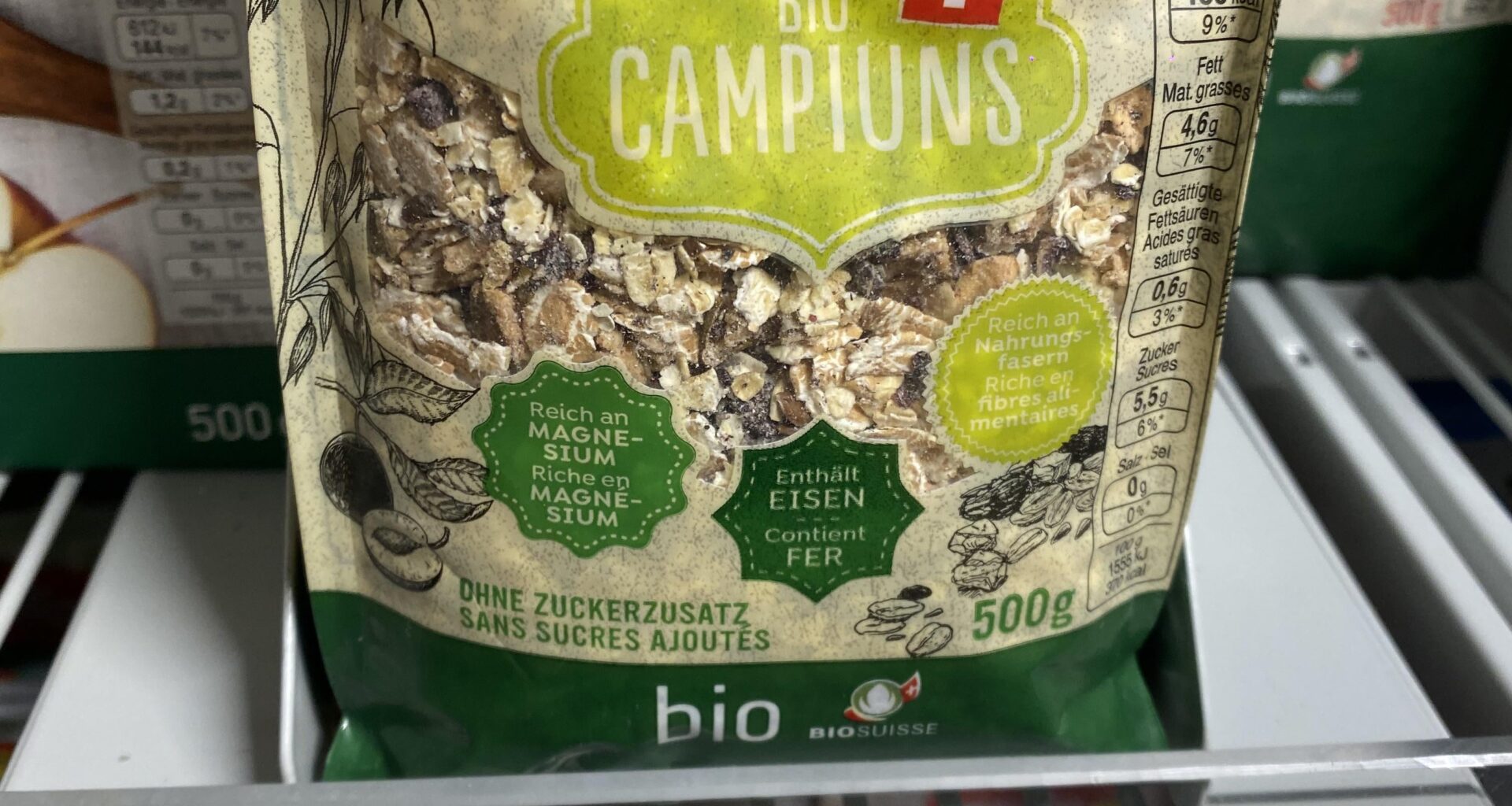 What’s Naturaplan’s rationale for pricing 500g of oats and dried fruits at CHF 13.40?