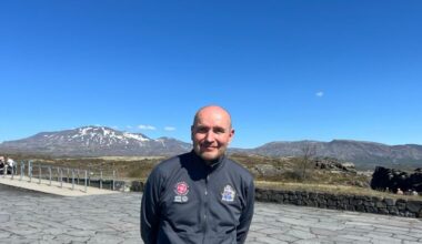 Former President Guðni Th. Jóhannesson begins summer job as guide at Þingvellir