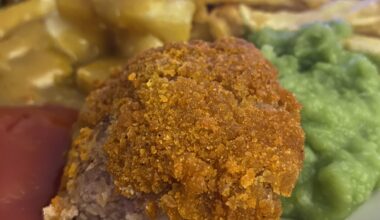 My girlfriend hadn’t seen or tasted a rissole until this evening, I need to know if it’s a regional delicacy. Rissole enjoyers sign in here.
