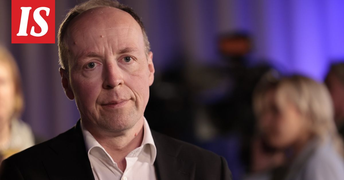 Halla-aholta yllättävä tiedotustilaisuus – suora lähetys 15.30